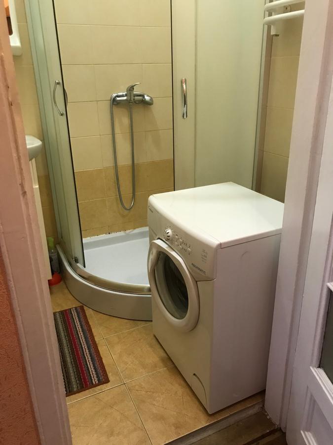 Apartment On Hoholya Street Chernivtsi Bagian luar foto