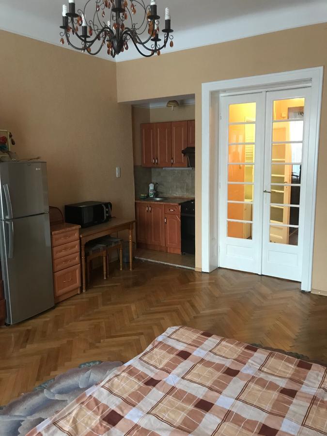 Apartment On Hoholya Street Chernivtsi Bagian luar foto